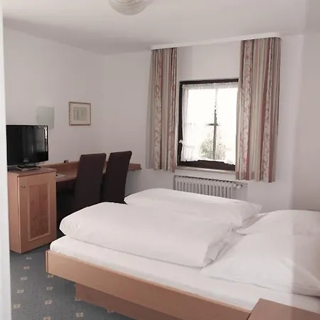 Arrivel Am Bergson - Bisher Neuner 3* München