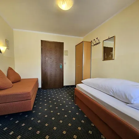 Arrivel Am Bergson - Bisher Neuner 3* München