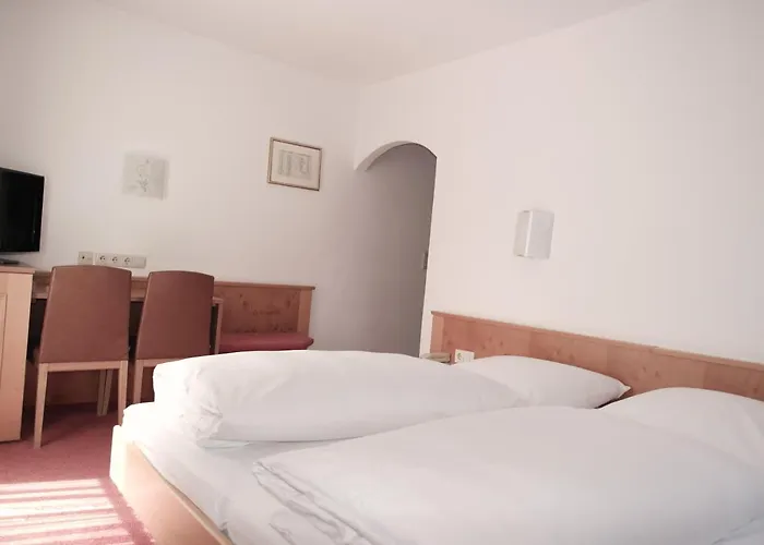 Arrivel Am Bergson - Bisher Neuner Gasthuis 3*