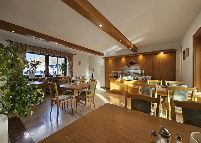 Arrivel Am Bergson - Bisher Neuner Gasthuis München