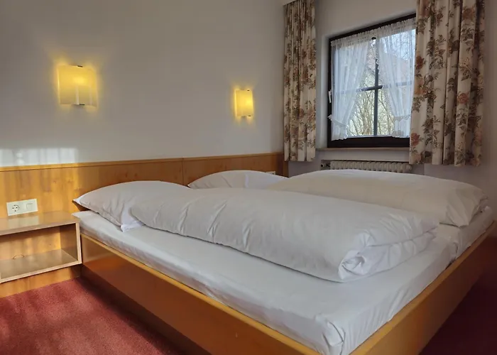 Arrivel Am Bergson - Bisher Neuner Gasthuis