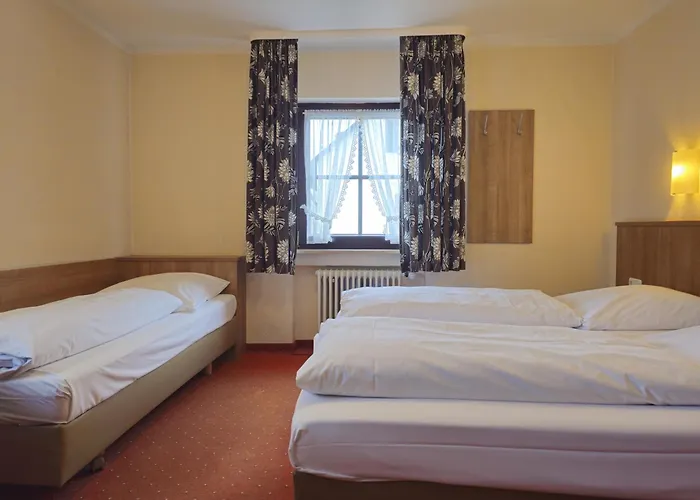 Arrivel Hotel Am Bergson - Bisher Hotel Neuner Guest house