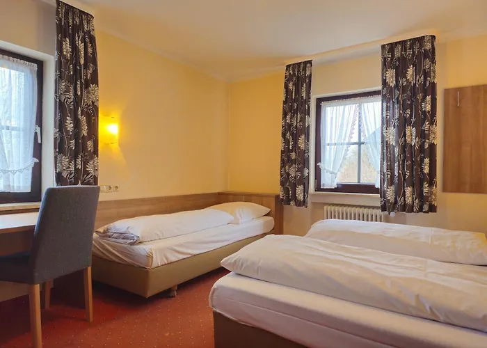 Arrivel Hotel Am Bergson - Bisher Hotel Neuner Guest house