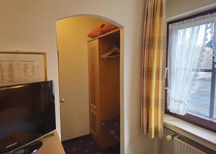 Arrivel Hotel Am Bergson - Bisher Hotel Neuner