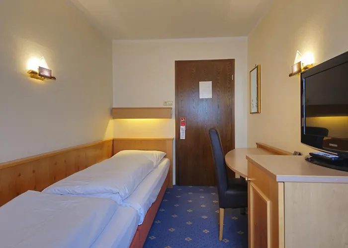 Gasthuis Arrivel Am Bergson - Bisher Neuner