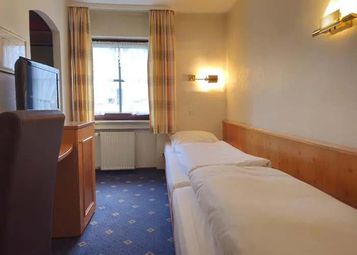 Arrivel Am Bergson - Bisher Neuner Gasthuis 3*