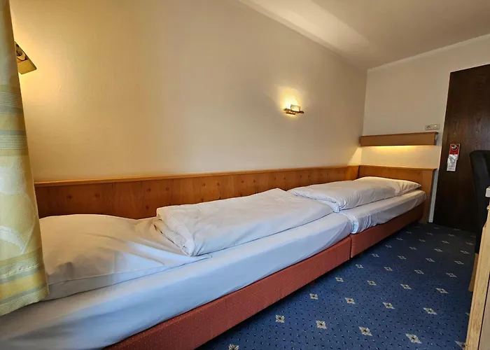 Arrivel Am Bergson - Bisher Neuner Gasthuis 3*