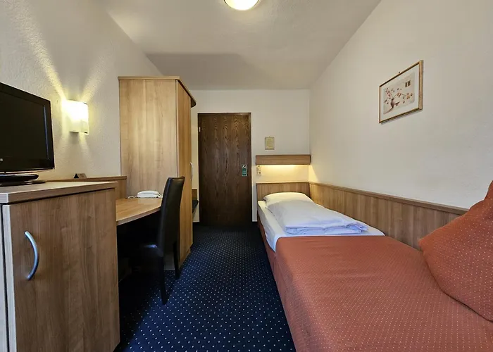 Arrivel Hotel Am Bergson - Bisher Hotel Neuner Munich