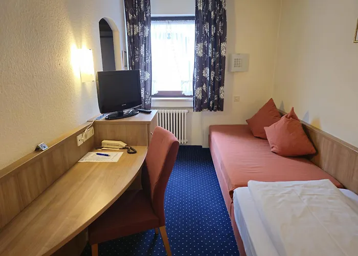 Arrivel Hotel Am Bergson - Bisher Hotel Neuner Guest house
