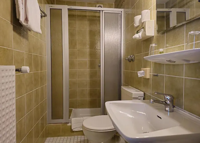 Gasthuis Arrivel Am Bergson - Bisher Neuner 3*