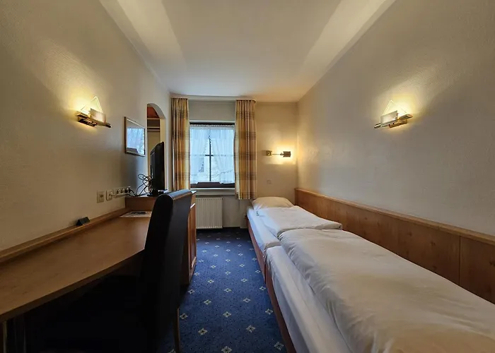 Arrivel Am Bergson - Bisher Neuner Gasthuis München