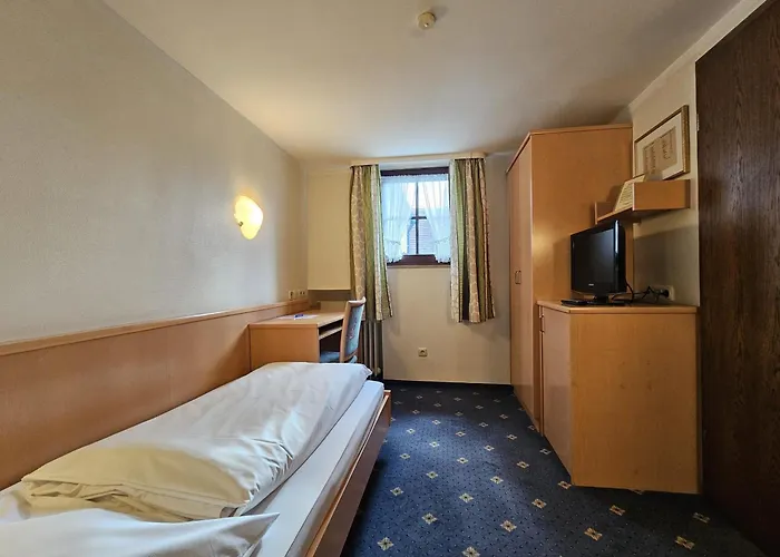 Arrivel Hotel Am Bergson - Bisher Hotel Neuner