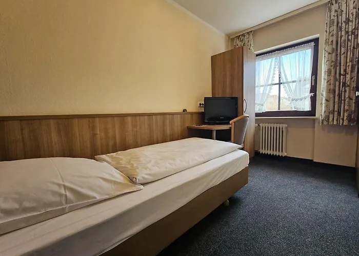 Guest house Arrivel Hotel Am Bergson - Bisher Hotel Neuner 3*