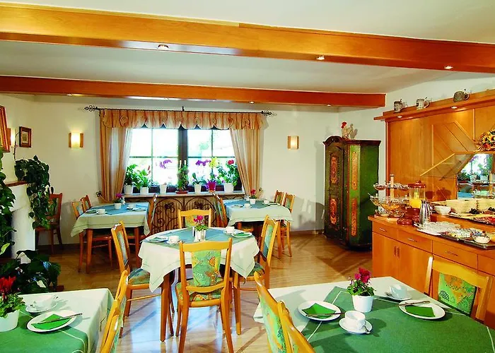 Arrivel Am Bergson - Bisher Neuner Gasthuis 3*