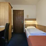 Arrivel Am Bergson - Bisher Neuner 3* Múnich
